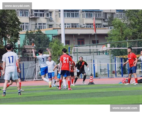 第五届社区杯 8 人制足球赛通州赛区热血开赛 第五届社区杯 8 人制足球赛通州赛区热血开赛