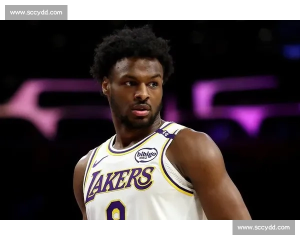 布朗尼休赛期特训揭秘：从发展联盟逆袭到夏季联赛的蜕变之路